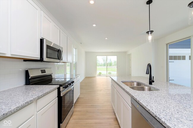 Building Photo - 15929 Tharp Wds Dr