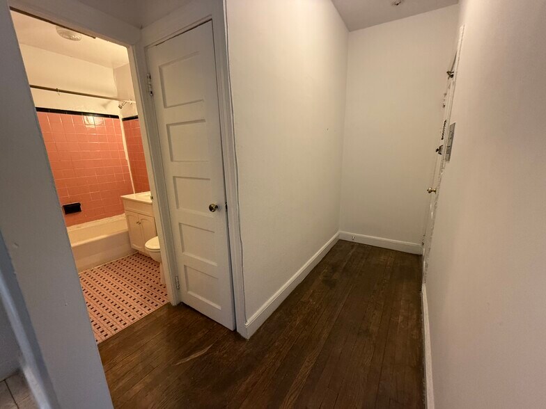 Primary Photo - 28 Grove St