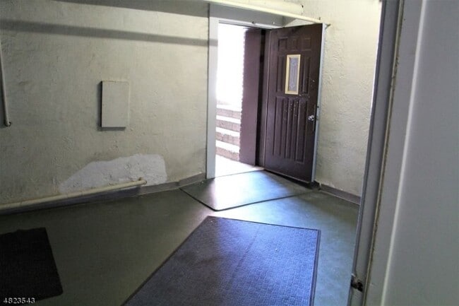 Building Photo - 503 Carleton Rd