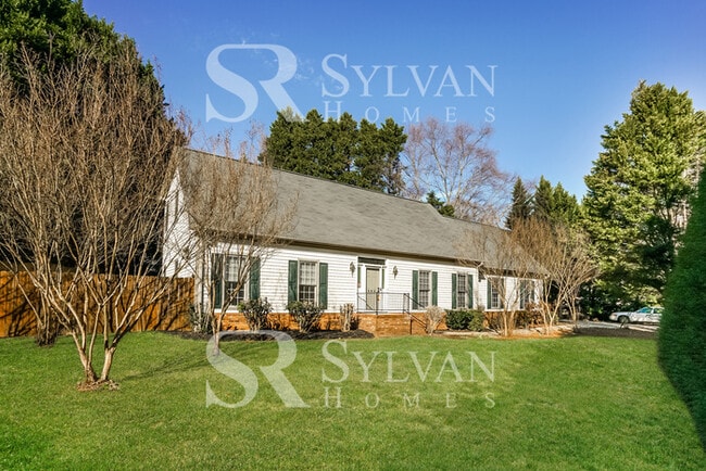 Building Photo - Enjoy Relaxation & Sophistication in this ...