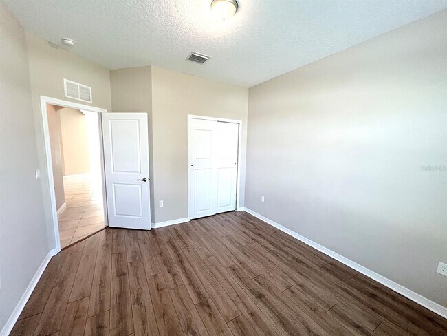 Building Photo - 37 Pine Croft Ln