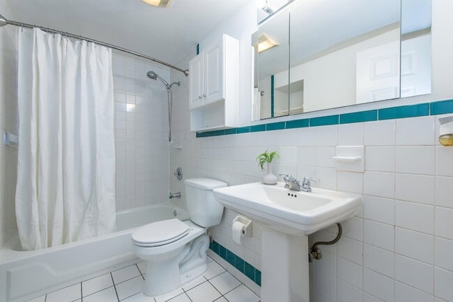 Building Photo - 61 Bright St