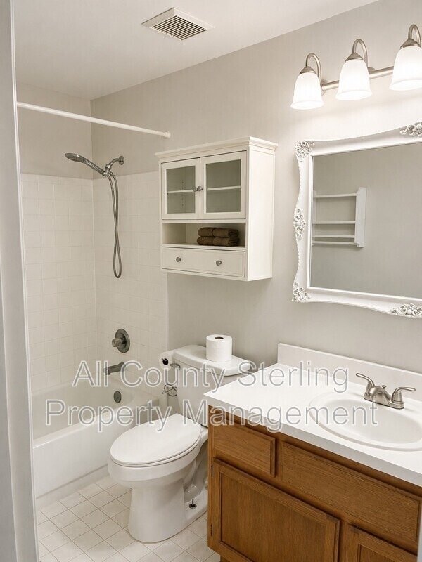 Building Photo - 9781 SW 52 Ln