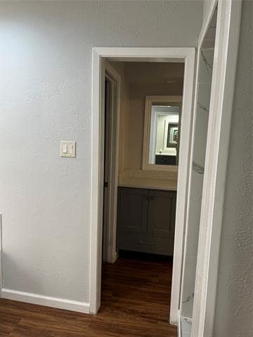 Building Photo - 406 Rockgate Ct
