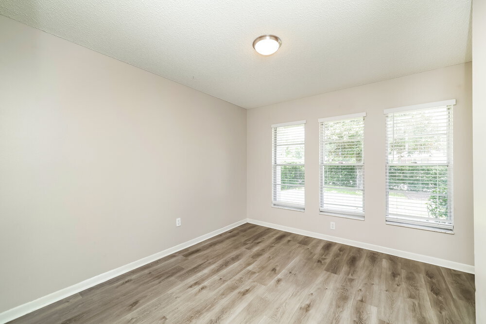 Building Photo - 1828 Craven Dr