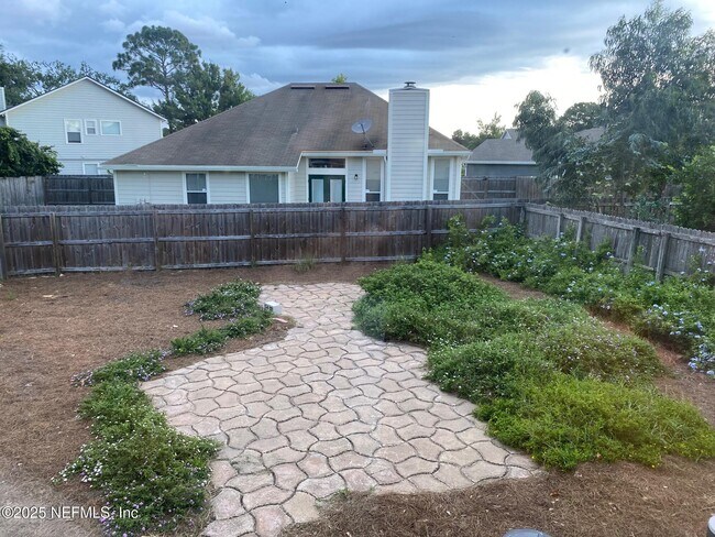 Building Photo - 12323 Silent Brook Trail N