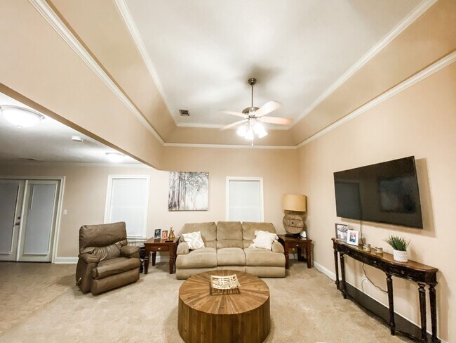 Building Photo - 3BD/2B Home in Waker Run Subdivision in Lake Park