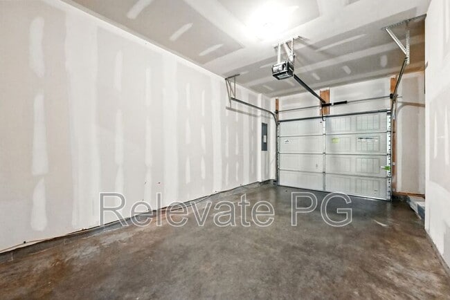 Building Photo - 4028 Rivermere Ln