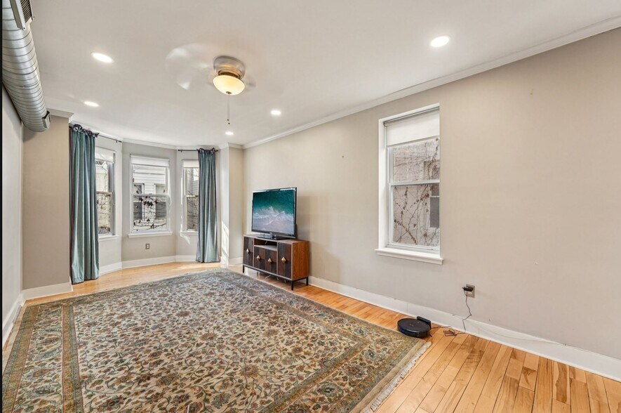 Building Photo - 1516 South St