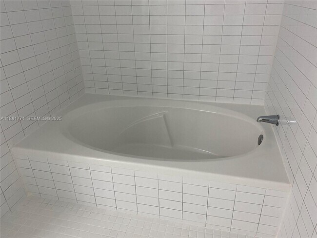 Building Photo - 888 Biscayne Blvd