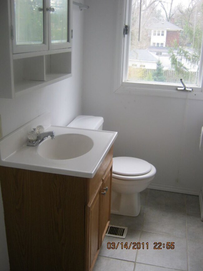 Building Photo - 126 Clay Ave