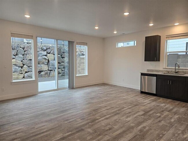 Building Photo - BE THE 1ST TO MOVE INTO THIS BRAND NEW TOWNHOME!