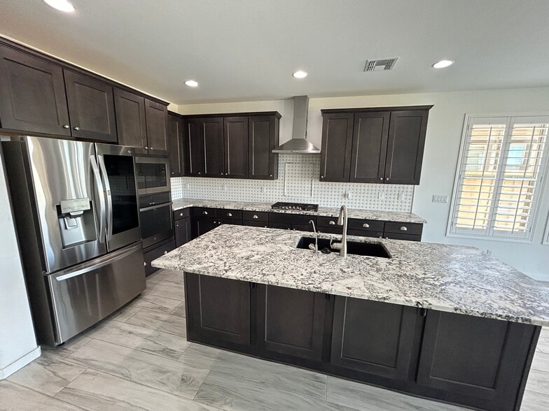 Building Photo - 4146 S Columbus Dr
