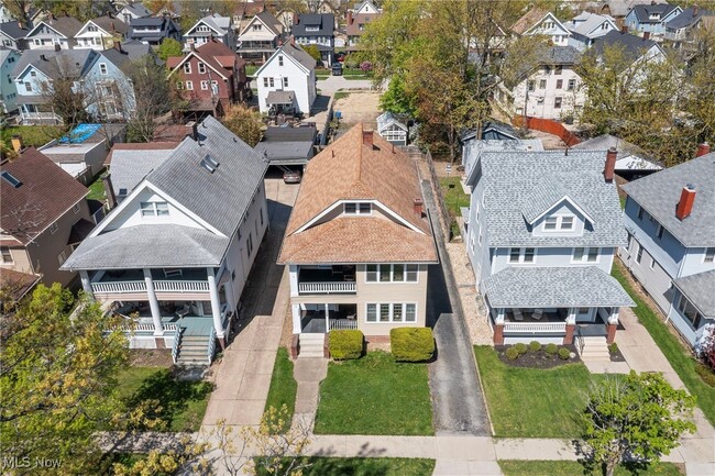 Building Photo - 1288 W 105th St