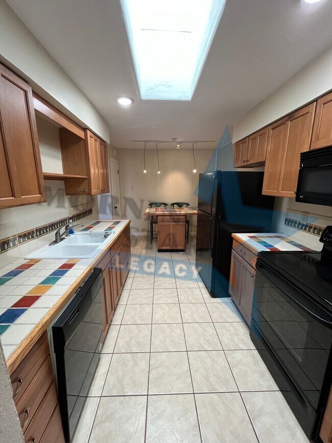 Building Photo - Charming 3 bedroom move-in ready