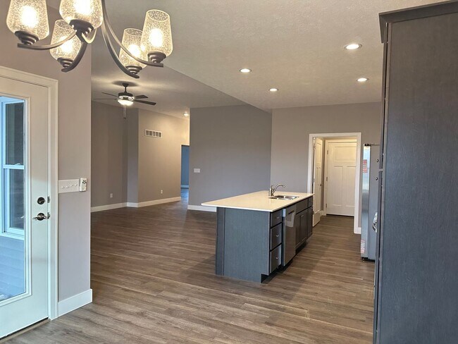 Building Photo - Castles Pines Duplex
