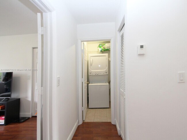 Building Photo - 5755 NW 115th Ct