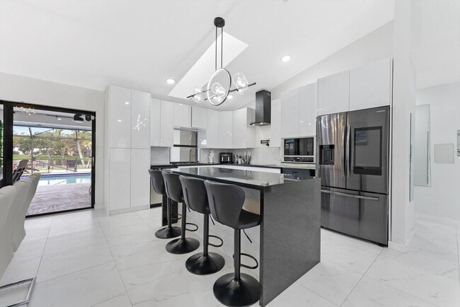 Building Photo - 13947 Geranium Pl