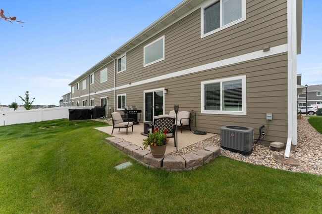 Building Photo - 4500 E Whisper Ridge Pl