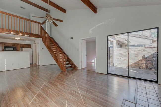 Building Photo - 200 Pecan Dr