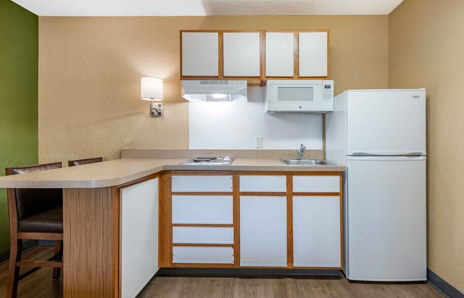 Building Photo - Furnished Studio-Jacksonville - Southside ...