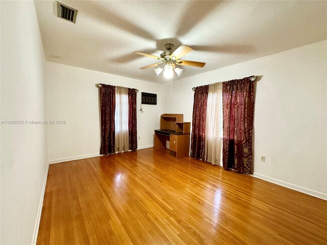 Building Photo - 4005 NW 9th St