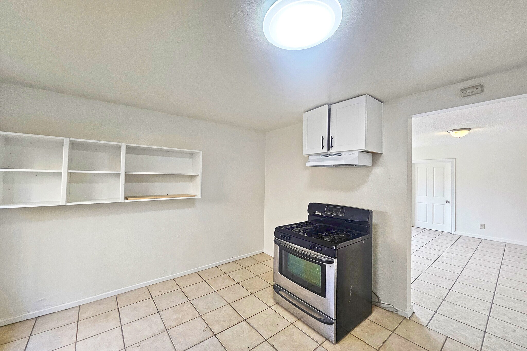 Building Photo - 1214 E 82nd St