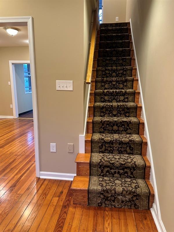 Building Photo - 11 N Warner Ave