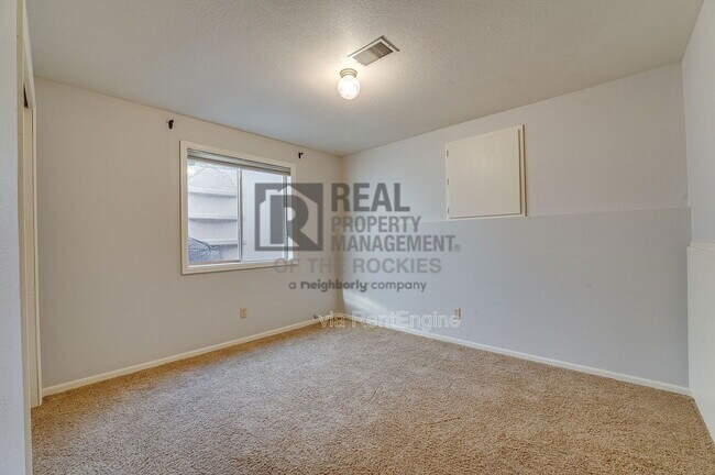 Building Photo - 5106 Saffron Ct