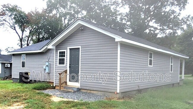 Building Photo - 4304 Hilltop Rd