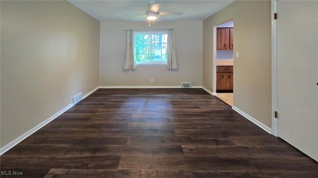 Building Photo - 6862 Westview Dr