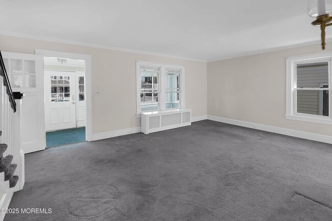 Building Photo - 62 Elm Pl