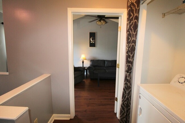 Building Photo - 1337 Bradley Dr