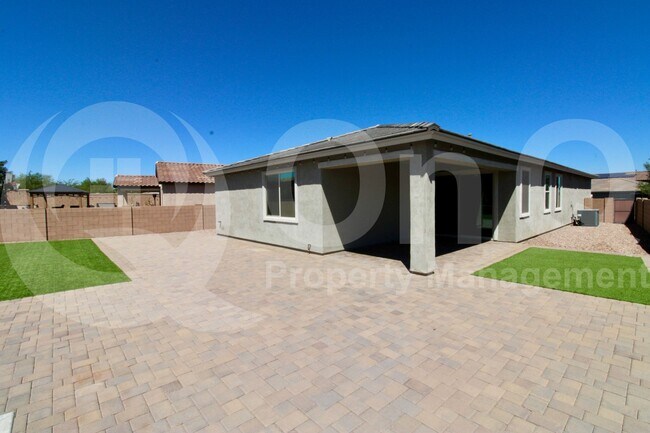 Building Photo - 1021 West Calle Zoca