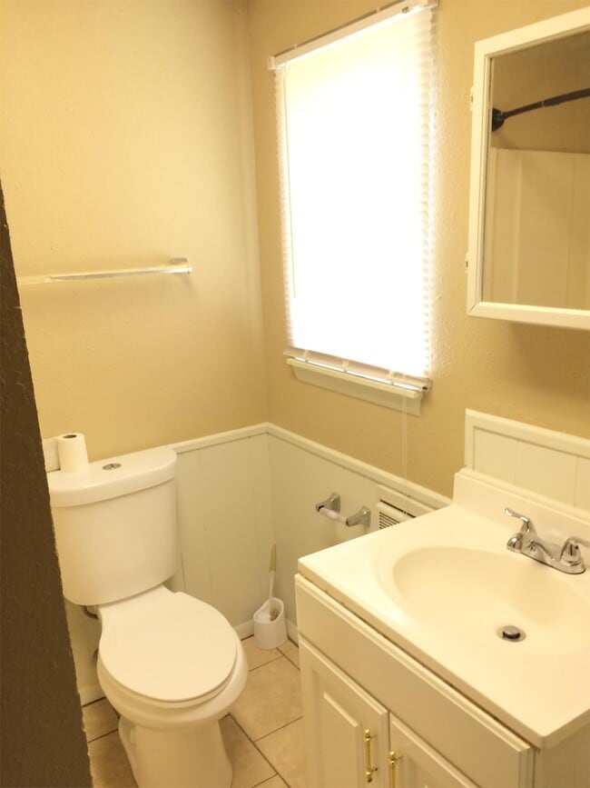 Building Photo - 4207 N Beaver Ave