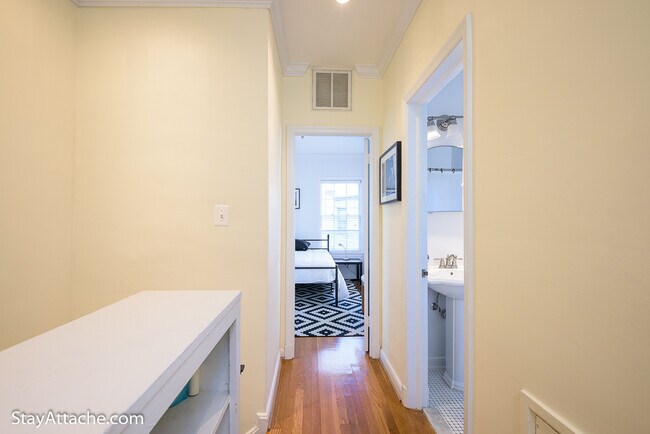 Building Photo - 834 New Hampshire Avenue NW