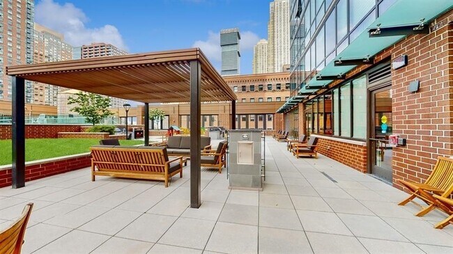 Building Photo - 10 Provost St