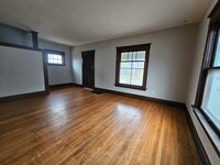 Building Photo - NE 2 bed 1 bath house many updates!