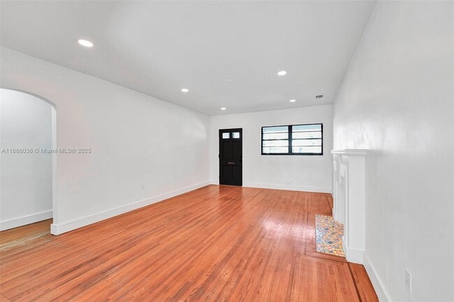 Building Photo - 9173 Byron Ave