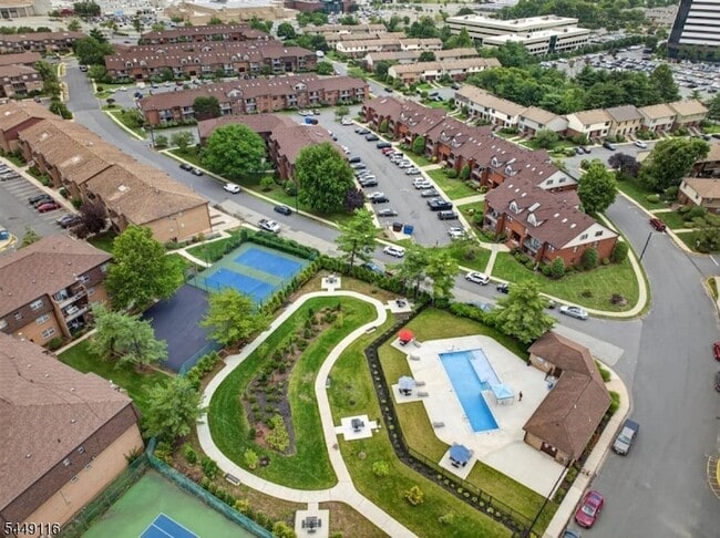 Building Photo - 94 Beverly Hl Ter