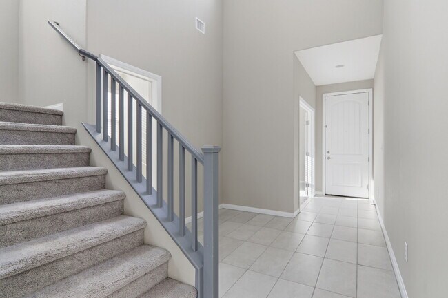 Building Photo - 3158 Molinos Dr
