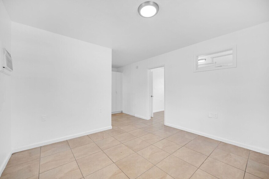 Building Photo - 567 NW 90th St
