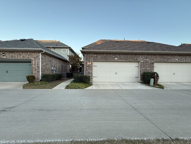 Building Photo - 4510 Meadow Hawk Dr