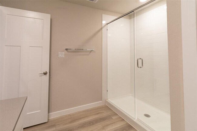 Building Photo - 325 Coda Xing