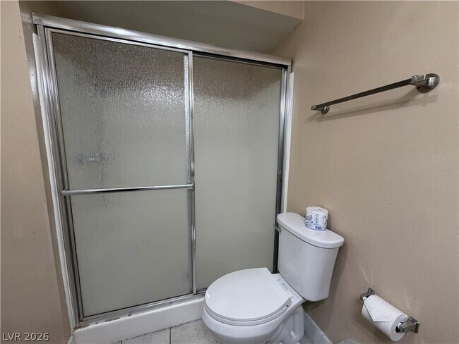 Building Photo - 570 Willow Green Dr
