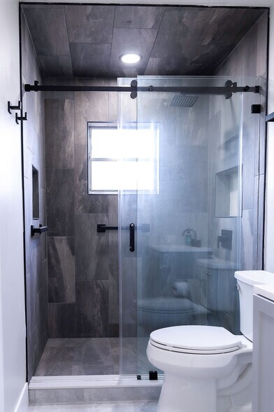 2nd bathroom shower - 49 Timber Trl