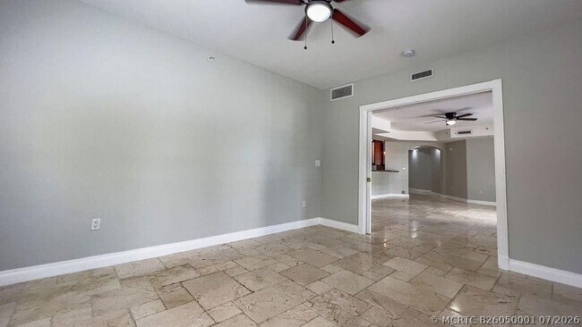 Building Photo - 4241 N Ocean Dr