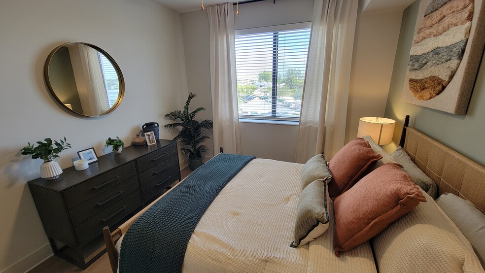 Building Photo - 6833 SW 28th Ter