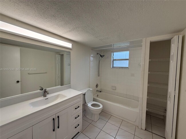 Building Photo - 114 Gardens Dr
