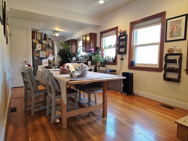 Building Photo - 70 Beaconwood Rd